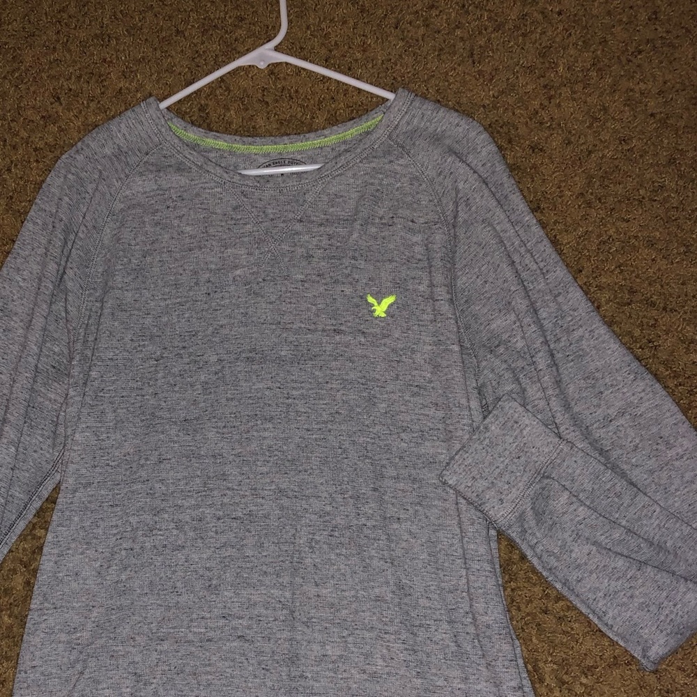 Gray long sleeve t-shirt